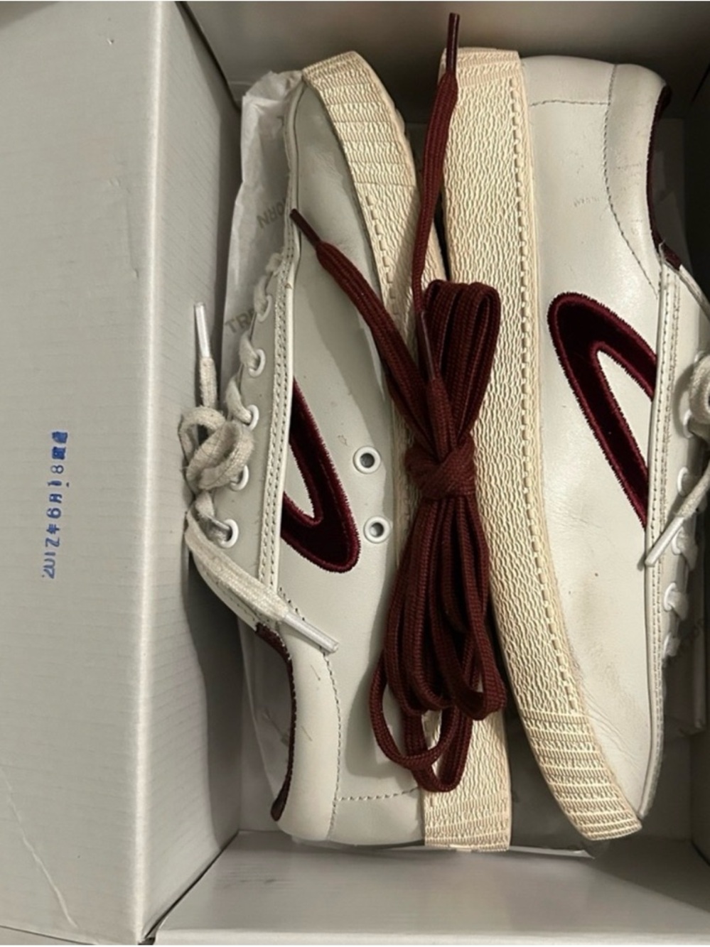 Tretorn White Sneakers With Burgundy Interior & Accents Size 7M Women’s